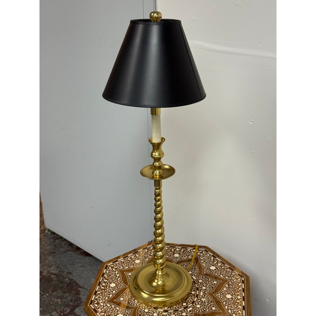 Traditional Frederick Cooper Rope Twist Polished Brass Candlestick Table Lamp, Vintage For Sale - Image 3 of 12