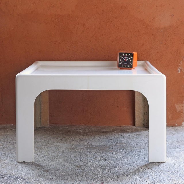 Mid-Century Modern Vintage Space Age French Fiberglass Coffee Table, 1960s For Sale - Image 3 of 15