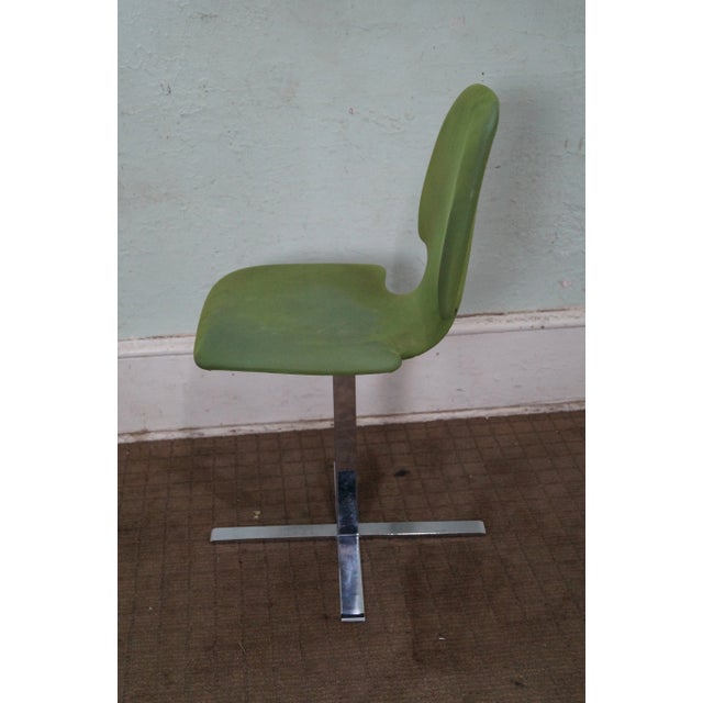 Mid-Century Modern Mid-Century Chrome Pedestal Side Chair For Sale - Image 3 of 10