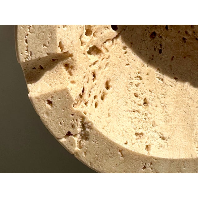 Italian Brutalist Ashtray in Travertine by Fratelli Mannelli, 1970s For Sale - Image 10 of 13
