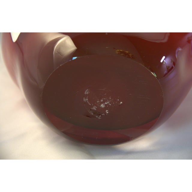 2010s Postmodern Red & White "Hugs & Kisses" Cased Art Glass Xo Vase For Sale - Image 5 of 5