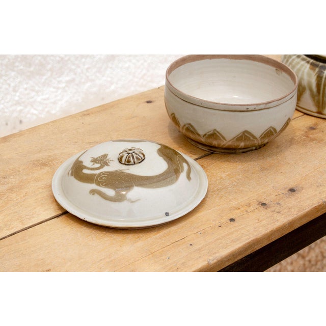 Pair of Imperial Asian Porcelain Lidded Jars For Sale In Los Angeles - Image 6 of 9