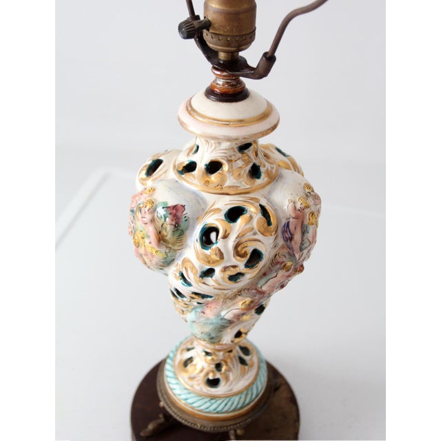 Mid 20th Century Vintage Capodimonte Style Hollywood Regency Lamp For Sale - Image 5 of 12