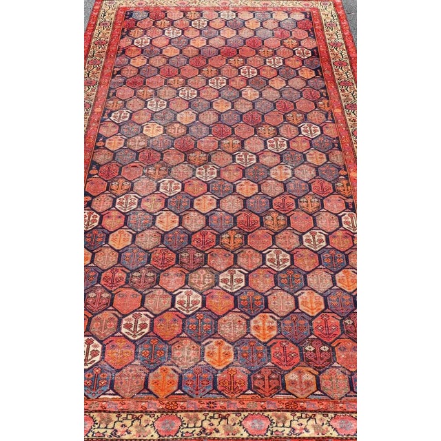 Antique Malayer Rug in Soft Tones in Wool with Sub-Geometric Paisley Design. Keivan Woven Arts / rug EMB-22153-15072,...