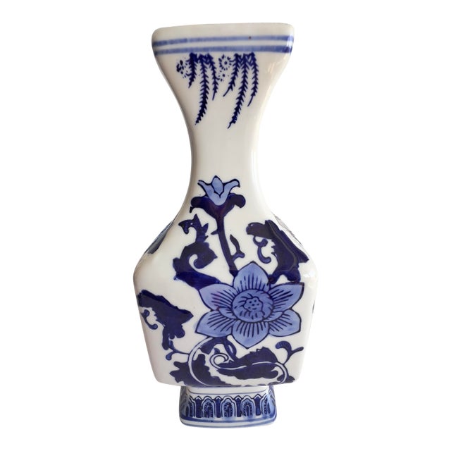 Chinoiserie Blue White Vase Square Bottom For Sale