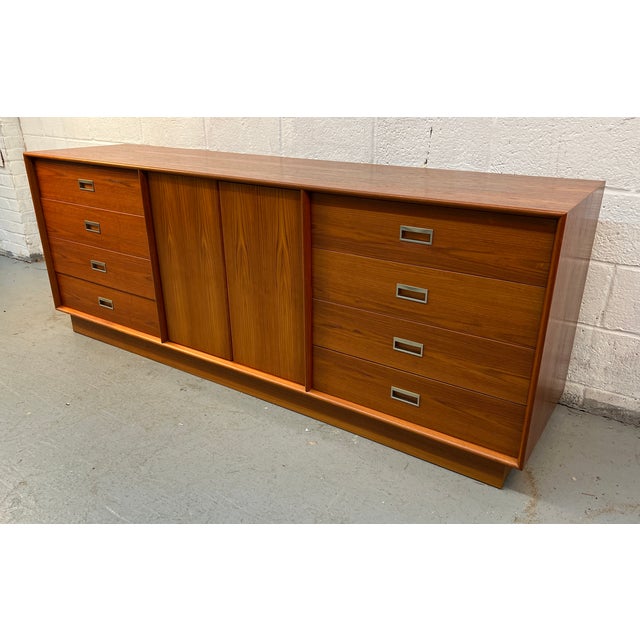 Mid-Century Modern Danish Teak Eight Drawer Dresser For Sale In New York - Image 6 of 15