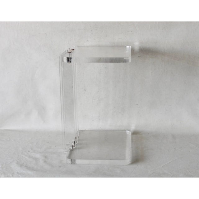 Art Deco Art Deco Style Cantilevered Lucite End Side Accent Table Gold Brass End Caps Detail For Sale - Image 3 of 12