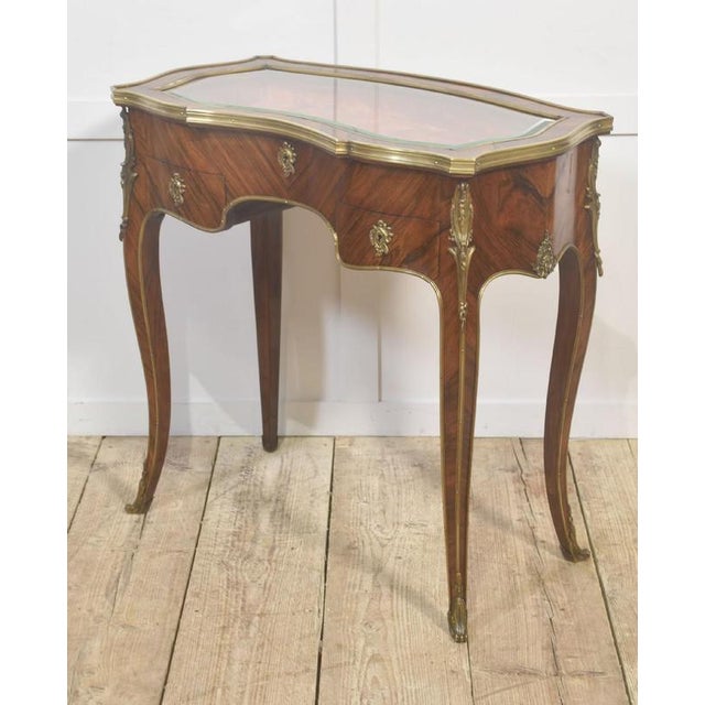 French Gilt-Bronze Mounted Bijouterie Table For Sale - Image 3 of 14