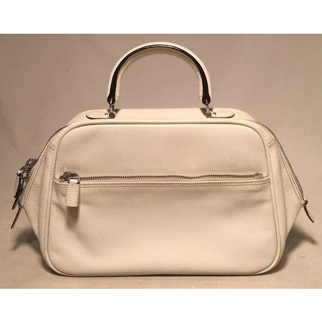 Valextra medium serie s bag in excellent condition. White grained leather exterior trimmed with silver hardware. Front...