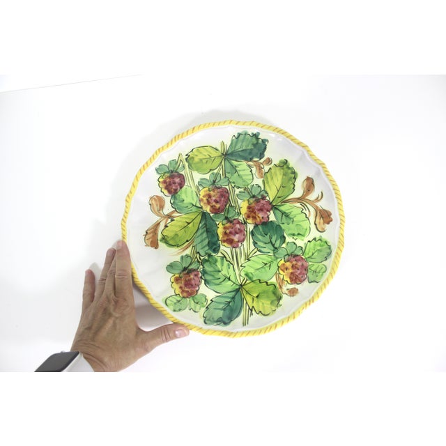 Traditional Vintage 11” Italian Renaissance Revival Hand Painted Strawberry Fruit Plate Made in Italy Faïence Ceramic For Sale - Image 3 of 9