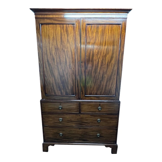 Late 18th Century Antique George III Linen Press From West Croydon, Surrey United Kingdom For Sale