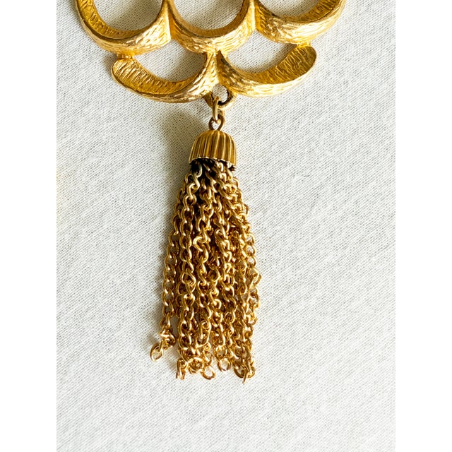 Vintage 1970s Brutalist Articulated Birdcage Tassel Pendant Necklace, Gold-Tone For Sale - Image 15 of 15