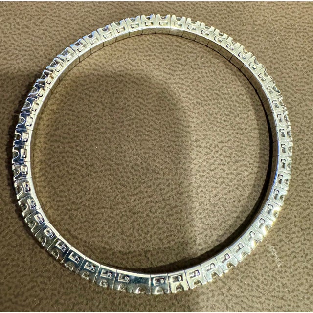 Metal 10 Pointer Each 5.5 Ct Eternity 18 Kt Gold & Diamond Stretchable Bangle, Italy For Sale - Image 7 of 18