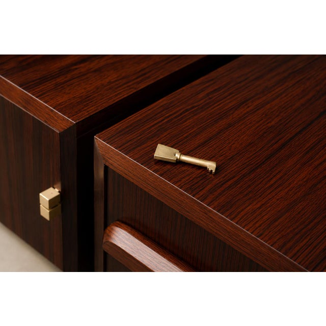Wood Brazilian Modern Rosewood Credenza With Sculptural Drawers by Jean Gillon, Brazil, 1960s For Sale - Image 7 of 18