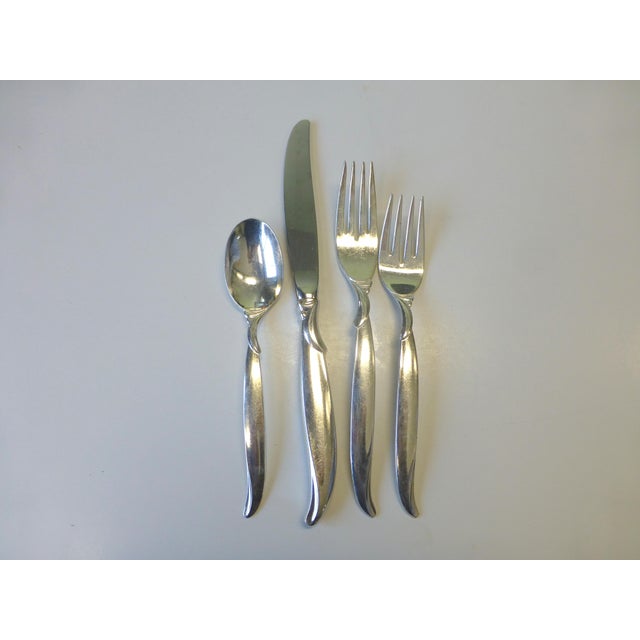 Mid-Century Modern 1950s 1847 Rogers Flair International Silver Plate Flatware Set 8 Mid Century Modern - 40 Pieces For Sale - Image 3 of 5