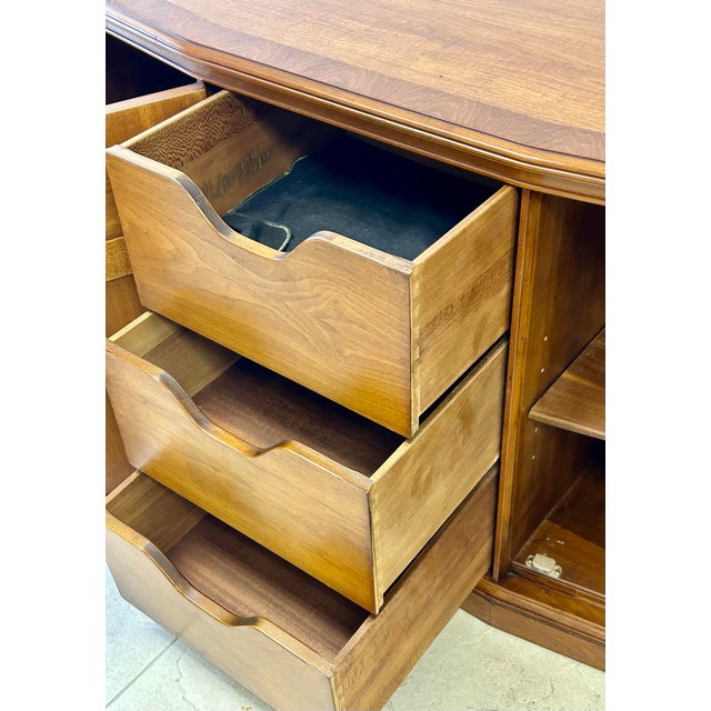 Mid 20th Century Henredon Buffet For Sale In Philadelphia - Image 6 of 8