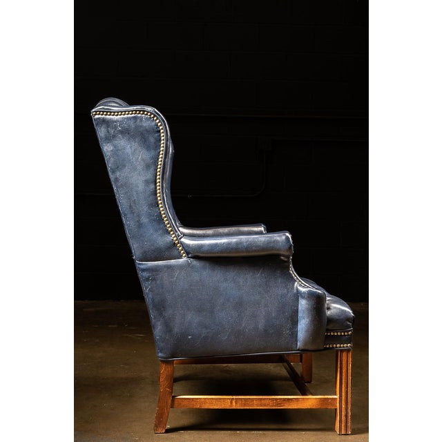 Mid 20th Century Vintage Tufted Leather Chesterfield Armchair in Cornflower Blue For Sale - Image 5 of 8