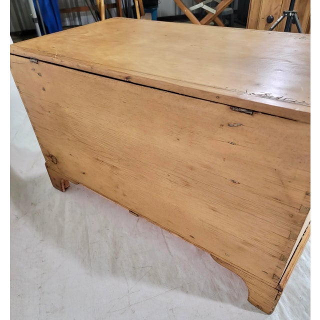Yellow Antique Georgian Pine Blanket Trunk /Box With Original Hardware, Circa 1830 From England For Sale - Image 8 of 13