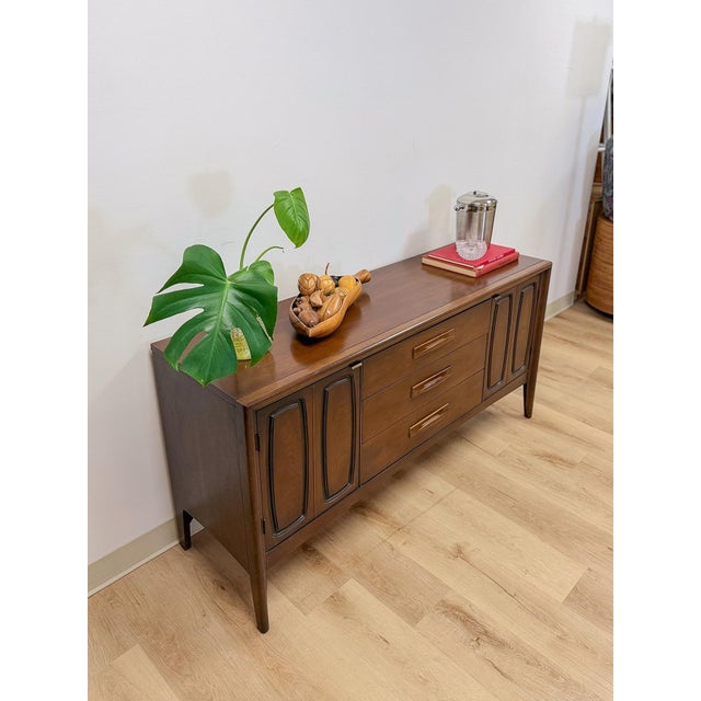Broyhill Emphasis MCM Credenza Sideboard Rare Vintage Collector Retro Furniture For Sale - Image 13 of 13