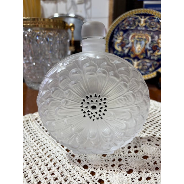 René Lalique Art Deco Perfume Bottle by René Lalique for Lalique, France, 1930s For Sale - Image 4 of 17