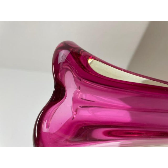 Large Sculptural Pink Murano Glass Vase, Italy, 1970s For Sale - Image 16 of 17