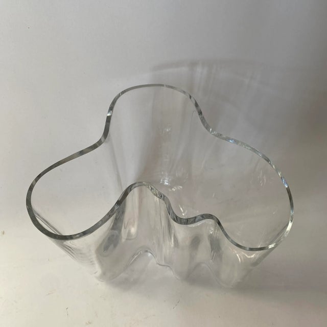 Modern Original Modern Clear Glass Savoy Vase by Alvar Aalto For Sale - Image 3 of 7