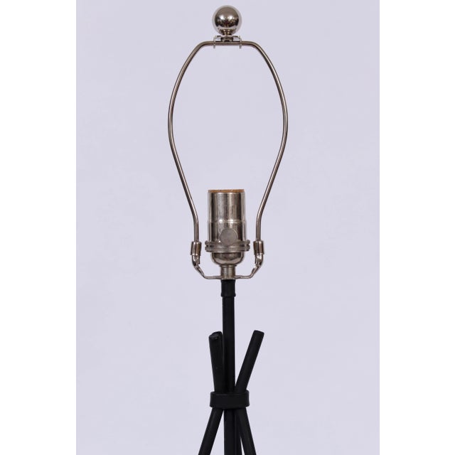 1950s Tall Clasped Black Iron Wire Tripod Table Lamp For Sale - Image 4 of 9