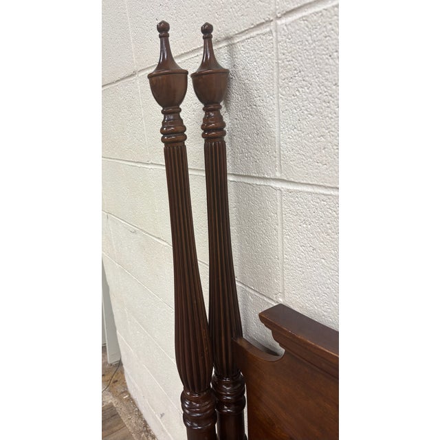 Traditional Vintage Drexel Heritage Queen Size Traditional Style Low Poster Pediment Bed For Sale - Image 3 of 10