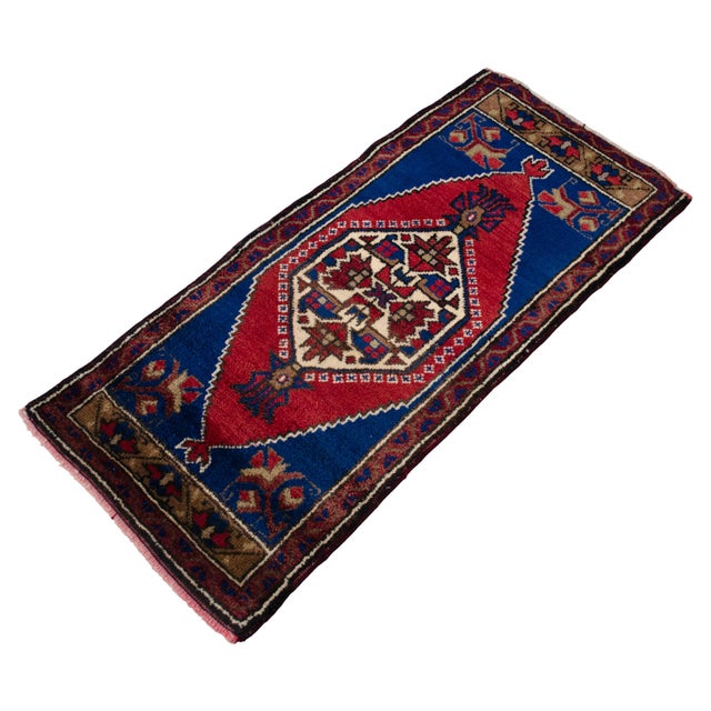 Vintage Small Rug Hand Made Mat Turkish Rug Enrty Decor Bath Mat- 1′8″ × 3′9″ For Sale - Image 6 of 13