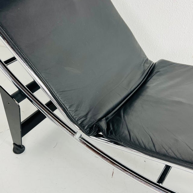1970s Black Leather & Chrome Lounge in the Style of Le Corbusier For Sale - Image 12 of 12
