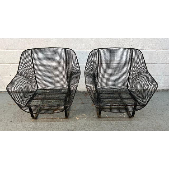 Russell Woodard Pair of Vintage Mesh Spring Lounge Chairs Attributed to Russell Woodard For Sale - Image 4 of 16
