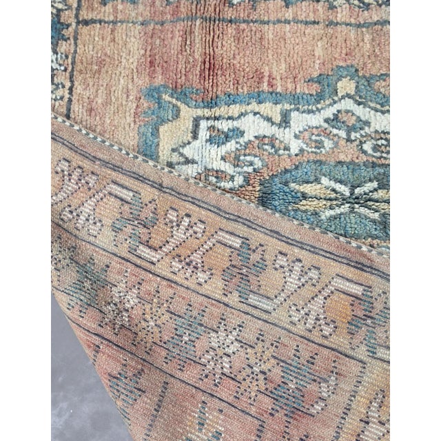Coral Handwoven Medallion Rug - 11 X 6.9 Ft For Sale - Image 4 of 6