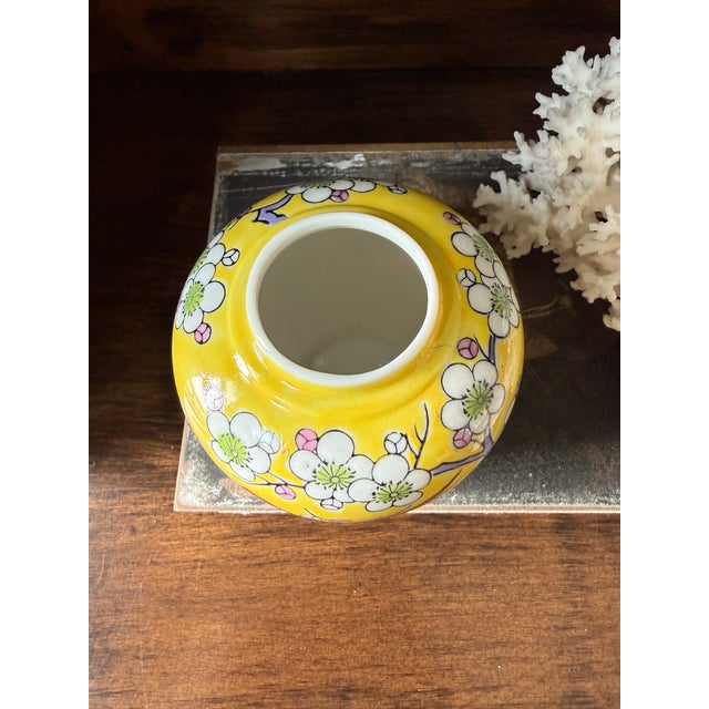 1980s Vintage Yellow Bird Chinoiserie Ginger Jar, Famille Jeune Vase, Asian Style Decor For Sale - Image 5 of 6