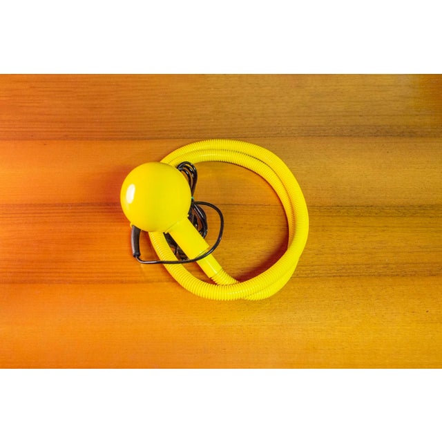 Metal Italian Hebi Table Lamp by Isao Hosoe for Valenti Luce, 1960s For Sale - Image 7 of 7