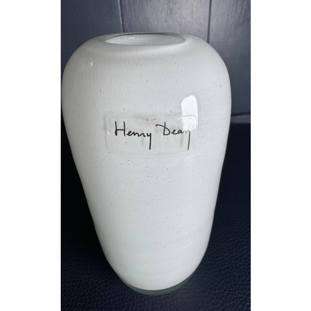 1990s Henry Dean Belgium Signed Hand Blown Art Glass Vase Cream White 6” For Sale - Image 5 of 10