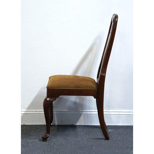 Late 20th Century Hickory White Solid Mahogany Traditional Queen Anne Style Splat Back Dining Side Chair For Sale - Image 5 of 8