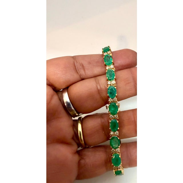 15 Carat Natural Emerald & Diamond Cocktail Tennis Bracelet 14 Karat Yellow Gold For Sale - Image 13 of 18
