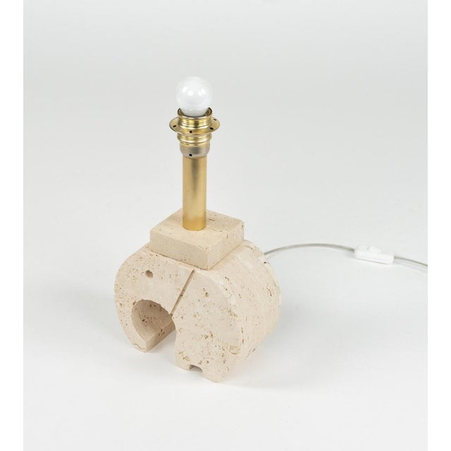 Metal Mid-Century Modern Elephant Table Lamps in Travertine and Brass, 1970s, Set of 2 For Sale - Image 7 of 17