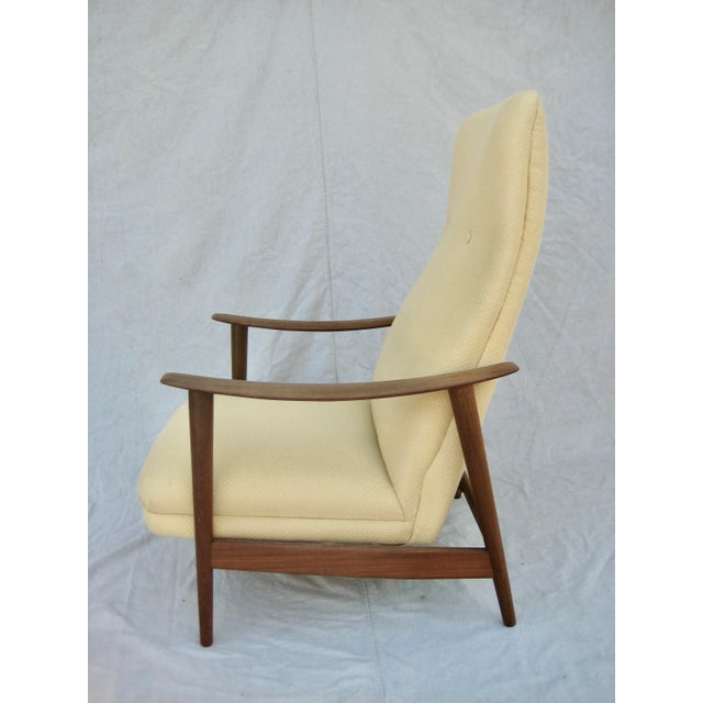 Milo Baughman Mid-Century Armchair in the Style of Milo Baughman For Sale - Image 4 of 9
