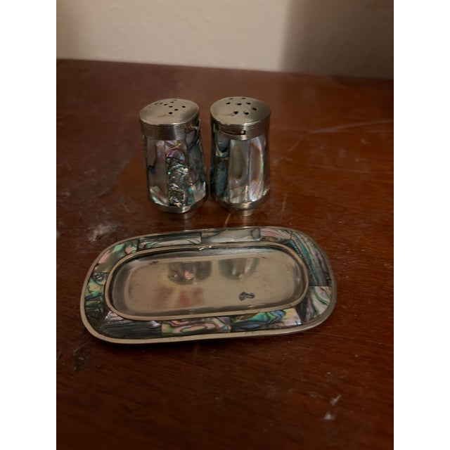 Mid-Century Modern Vintage Mexican Alpaca Silver-Tone Salt and Pepper Shaker Set For Sale - Image 3 of 4