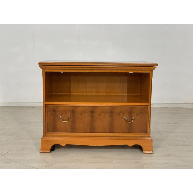 Mid-Century Chest of Drawers For Sale - Image 6 of 11