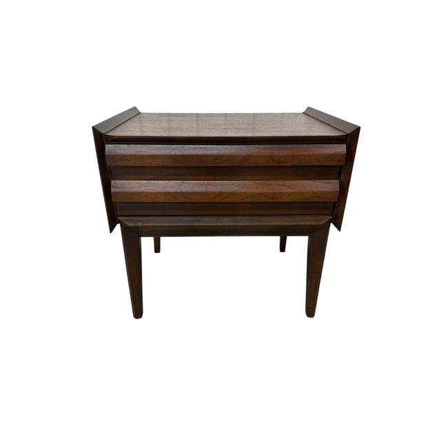 Wood Mid-Century Modern Lane 1st Edition Walnut Nightstands - Set of 2 For Sale - Image 7 of 9