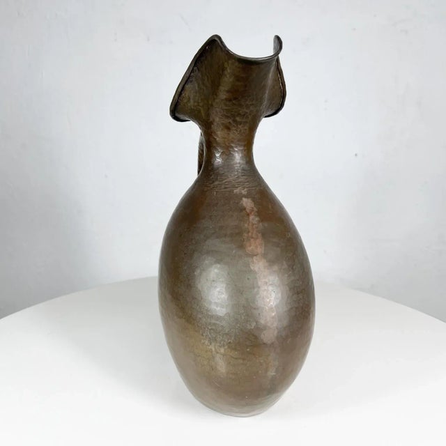 1940s Egidio Casagrande Hammered Italian Brass Pitcher Italy Signed For Sale - Image 9 of 13