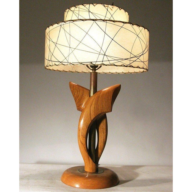 Wood 1950s Mid-Century Modern Yasha Heifetz Free-Form Oak and Brass Table Lamps - a Pair For Sale - Image 7 of 7