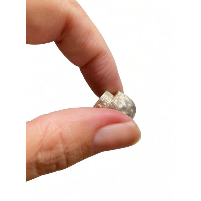 Weight: 12.57 g for both pieces together (body + cap), about 0.40 troy ounces. Size (assembled as a peanut): 2" Vintage...