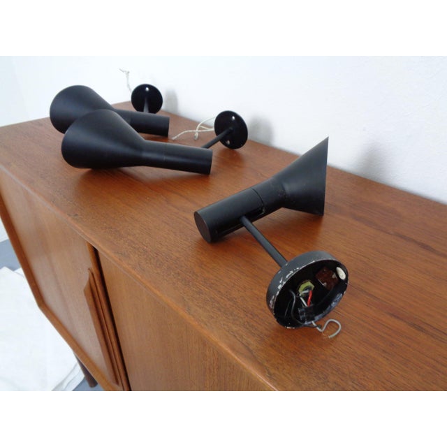 Black Early Visor Wall Lamps by Arne Jacobsen for Louis Poulsen, Denmark, 1950s, Set of 3 For Sale - Image 8 of 18