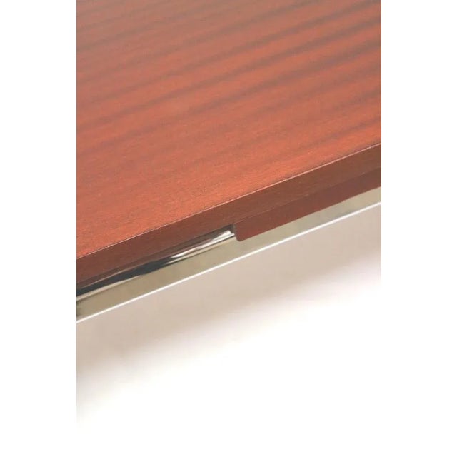 Vintage extendable dining table made in the 1970s. Dimensions: Length (extended): 224.6 cm Length (extended): 124.6 cm...