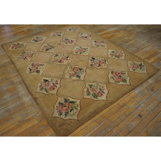 Mid 20th Century American Hooked Rug ( 5'3" x 6'7" - 160 x 200 cm ) Vintage American Hooked Rug American Ivory 1967,...