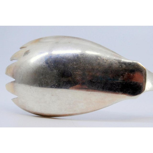 Silver Spaghetti Spoon with Grooves on the Shell and Handle For Sale - Image 3 of 10