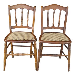 2 Antique Victorian Early American Style Maple Spindle Back Side Chairs Pair For Sale
